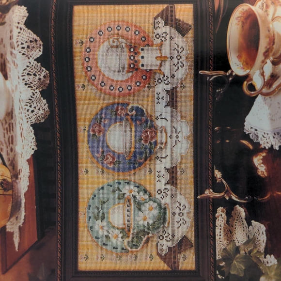 Just CrossStitch Magazine June 1997 - Picture 4 of 14